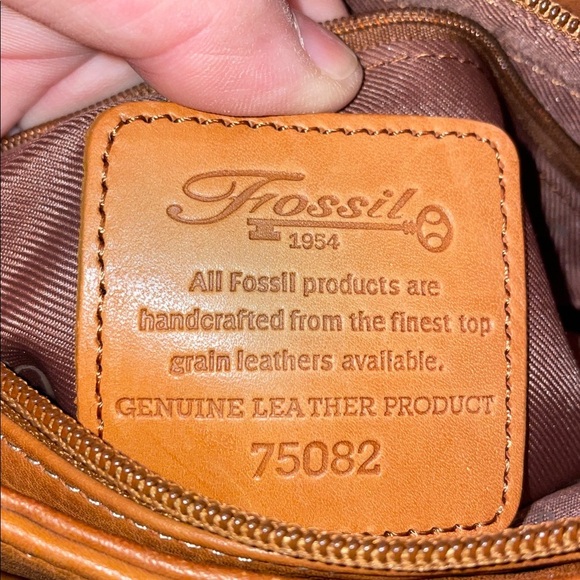 Fossill Vintage Brown Pebbled Leather Shoulder Bag.  Multiple compartments. - Picture 9 of 16